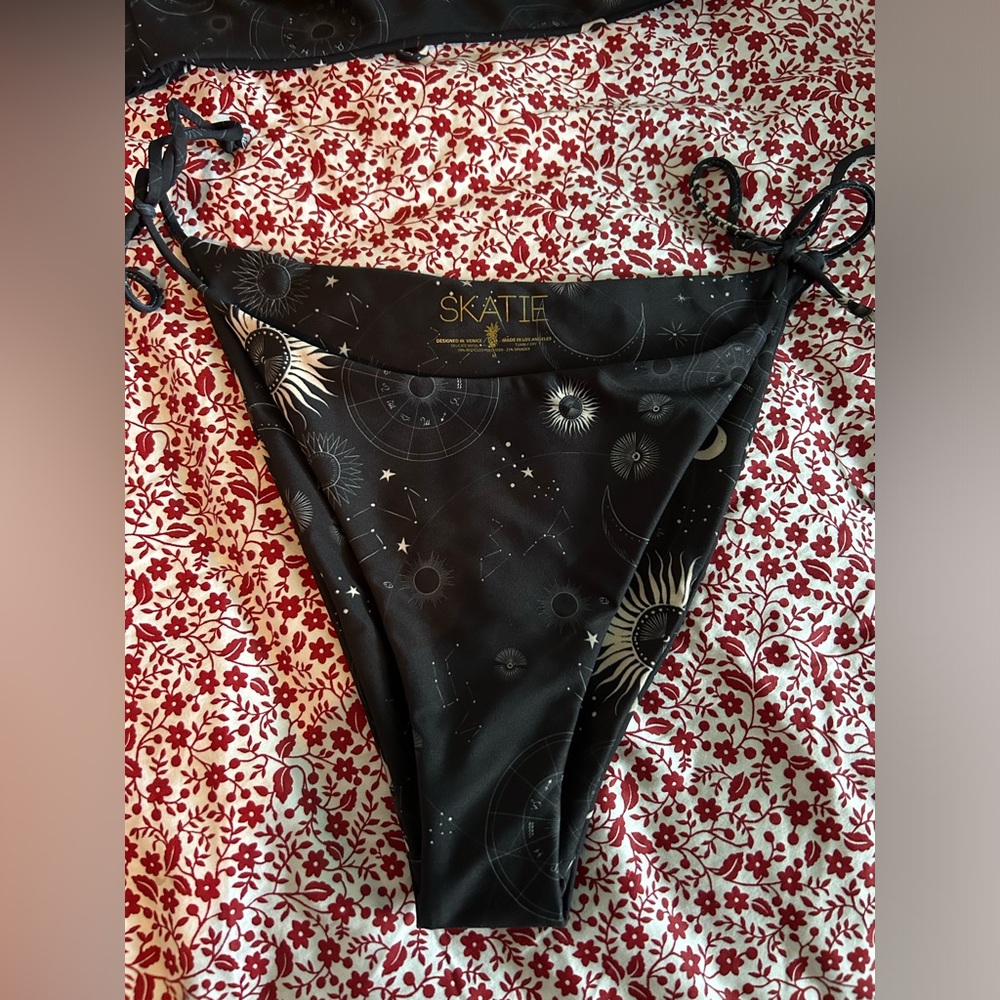 Skatie bikini sets ๐๐โจ - Picture 2 of 3